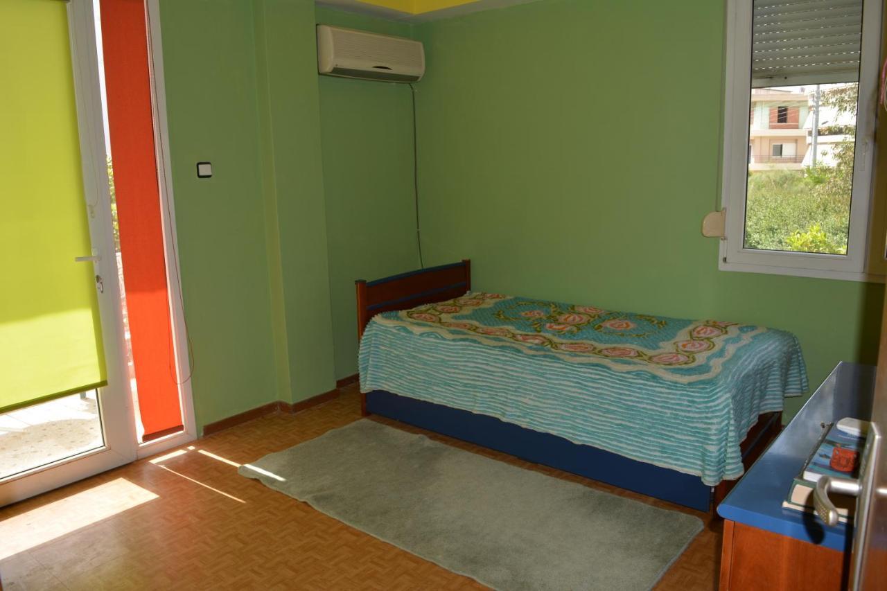 Spacious Apartment With Balconies, Ac, King Bed, Near Dt And Transports Афины Экстерьер фото